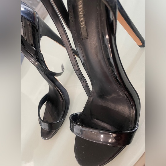 4 inch strappy heels - Picture 2 of 3